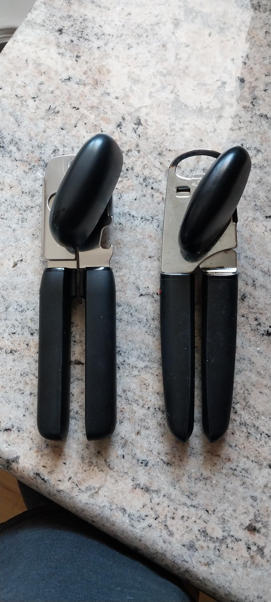 OXO Good Grips Smooth Edge Manual Can Opener, No Sharp Edges, Soft Grip | Safe Cut Lid Removal, Easy-Grip Handles, Arthritis-Friendly, Smooth Edges, Seniors, Kitchen Tools customer photo 2
