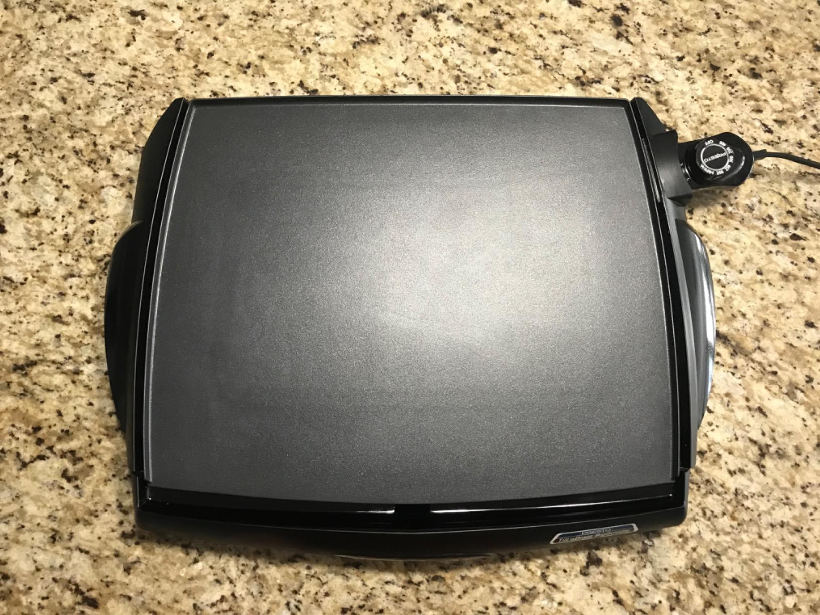 Presto 07046 Tilt 'n Drain Big Griddle Cool-Touch Electric Griddle customer photo 2