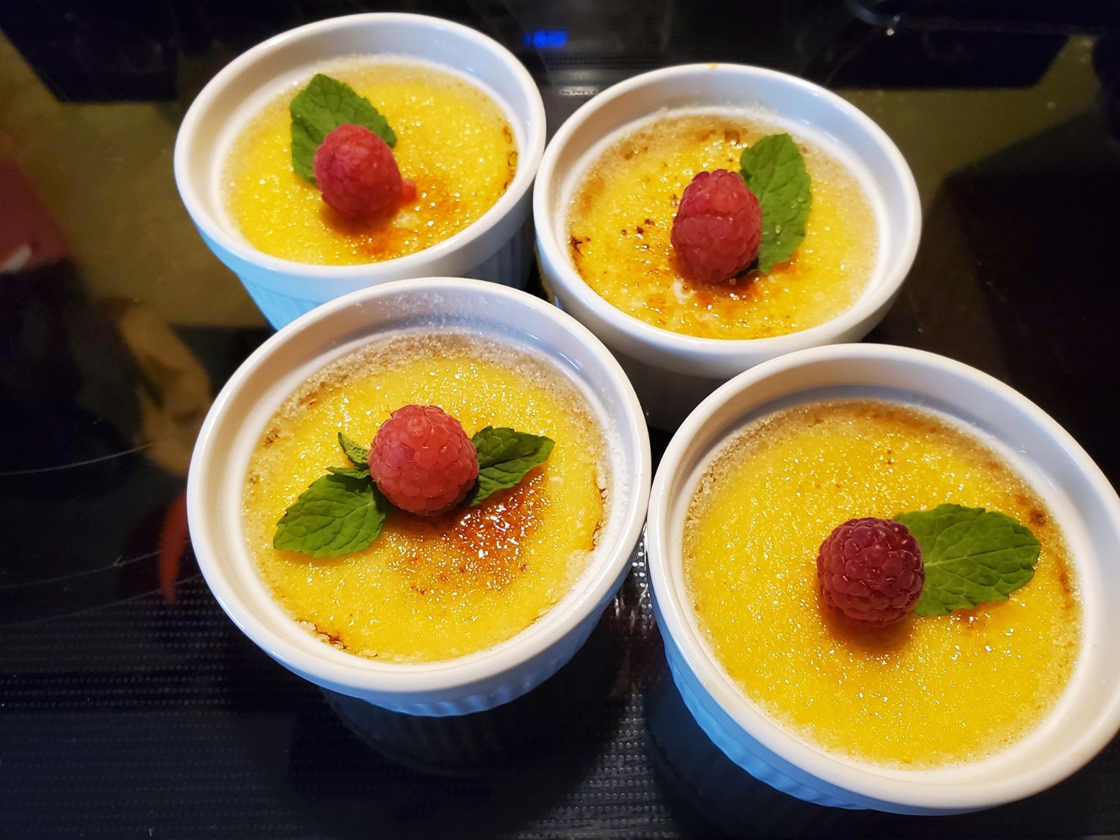 Chicago Metallic Professional 6-Piece Creme Brulee Set with 4 Porcelain Ramekins, 8-inch Square Pan and Wire Rack customer photo 1