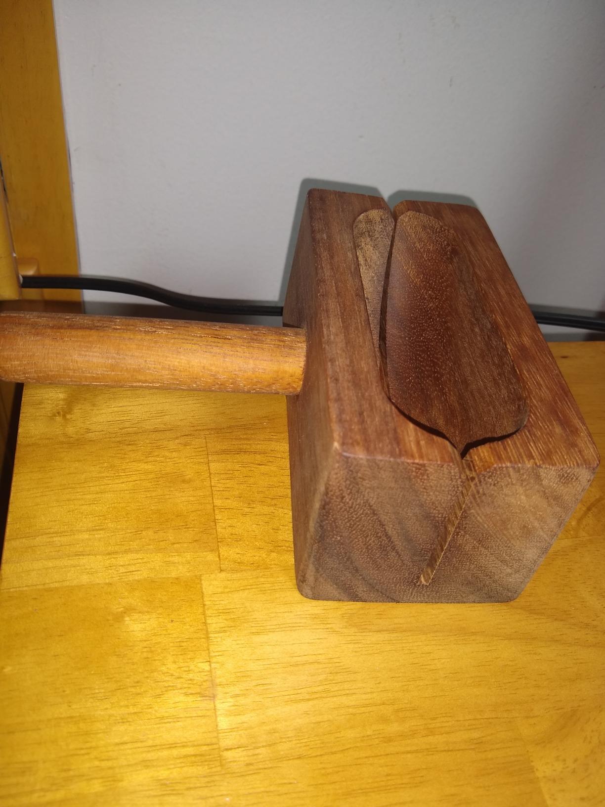 Ironwood Gourmet 28330 Local 338 Bagel Miter, Acacia Wood, 7 x 5.5 x 2.5 inches customer photo 2