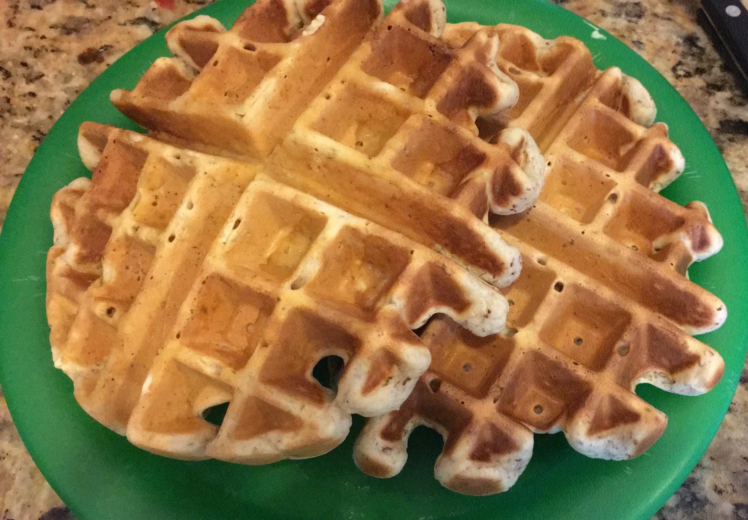 Presto 03510 Ceramic FlipSide Belgian Waffle Maker, Nonstick, Cool Touch Handles, Black customer photo 2
