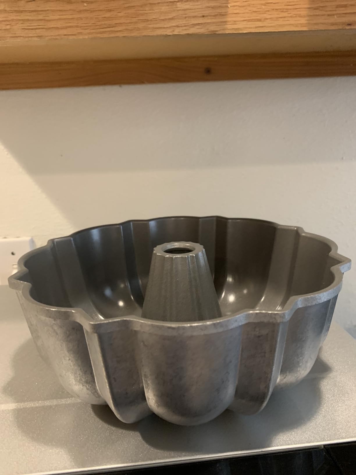 Nordic Ware Commercial Original Bundt Pan with Premium Non-Stick Coating, 12-Cup customer photo 1