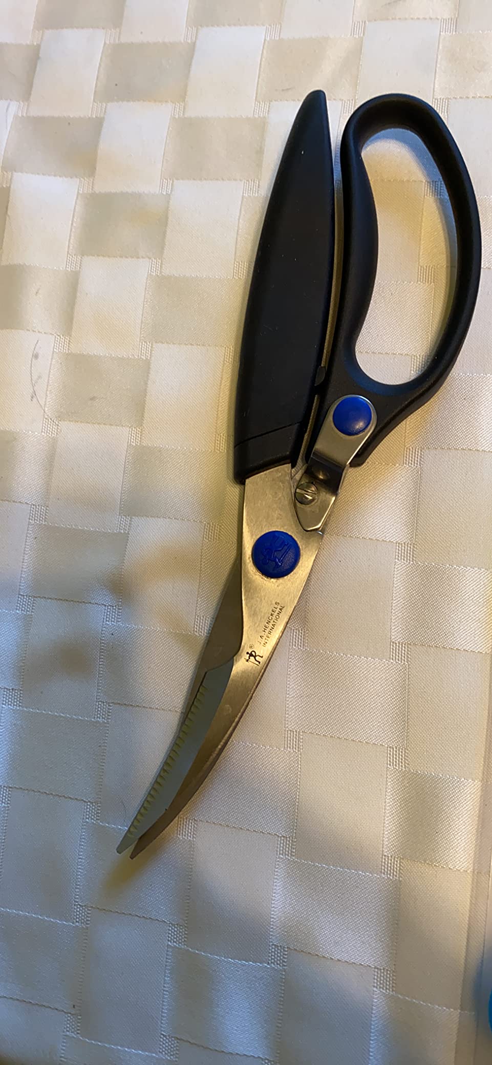 HENCKELS Kitchen Shears for Poultry, Dishwasher Safe, Heavy Duty, Stainless Steel 4-Inch customer photo 2
