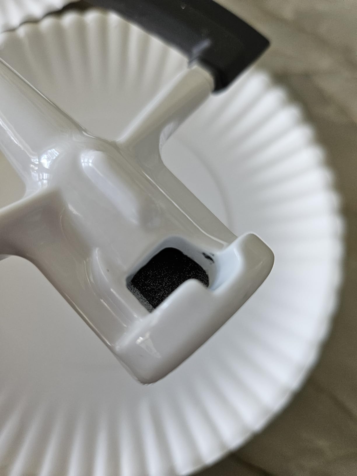KFE5T Flex Edge Beater for 4.5/5 Quart Tilt-Head Mixers, White | Compatible with 4.5 or 5 Q KitchenAid Tilt-Head Mixers, Flexible silicone Scraper, Dishwasher-safe customer photo 2
