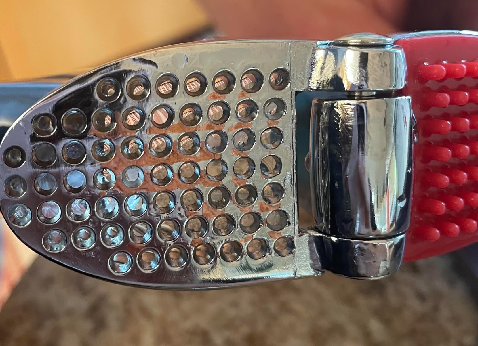 Trudeau Garlic Press - Effortless Garlic Crusher with Built-In Cleaning Aid, Large Garlic Chamber, Comfortable Ergonomic Handle, BPA-Free & Dishwasher-Safe - Quick and Easy Meal Preparation customer photo 1