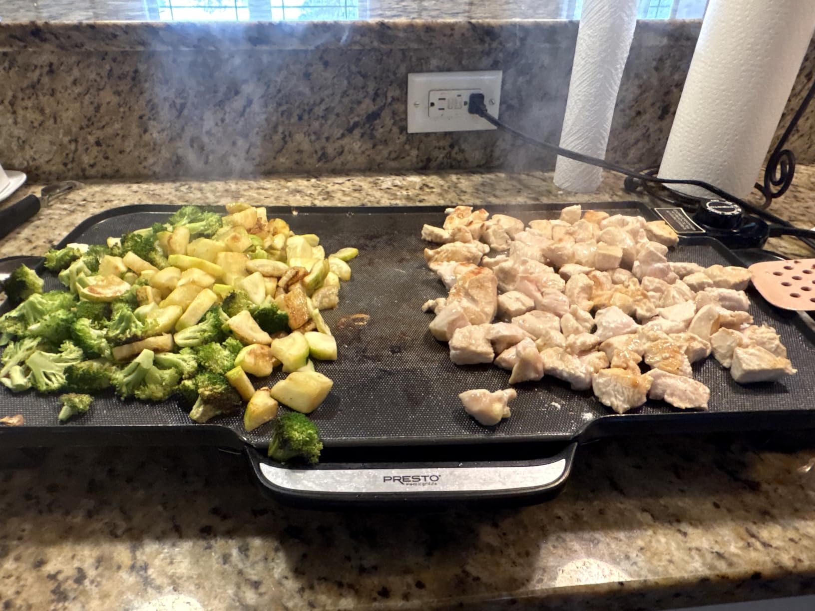Presto 07061 22-Inch Electric Griddle with Removable Handles, Extra-Large Nonstick Ceramic Surface, Black customer photo 2