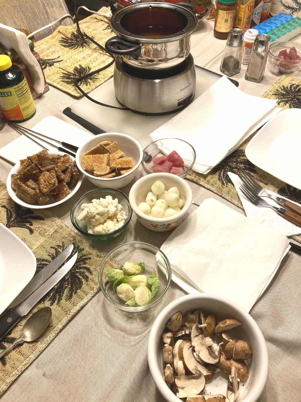 Nostalgia FPS200 6-Cup Stainless Steel Electric Fondue Pot with Temperature Control, 6 Color-Coded Forks and Removable Pot - Perfect for Chocolate, Caramel, Cheese, Sauces and More customer photo 1