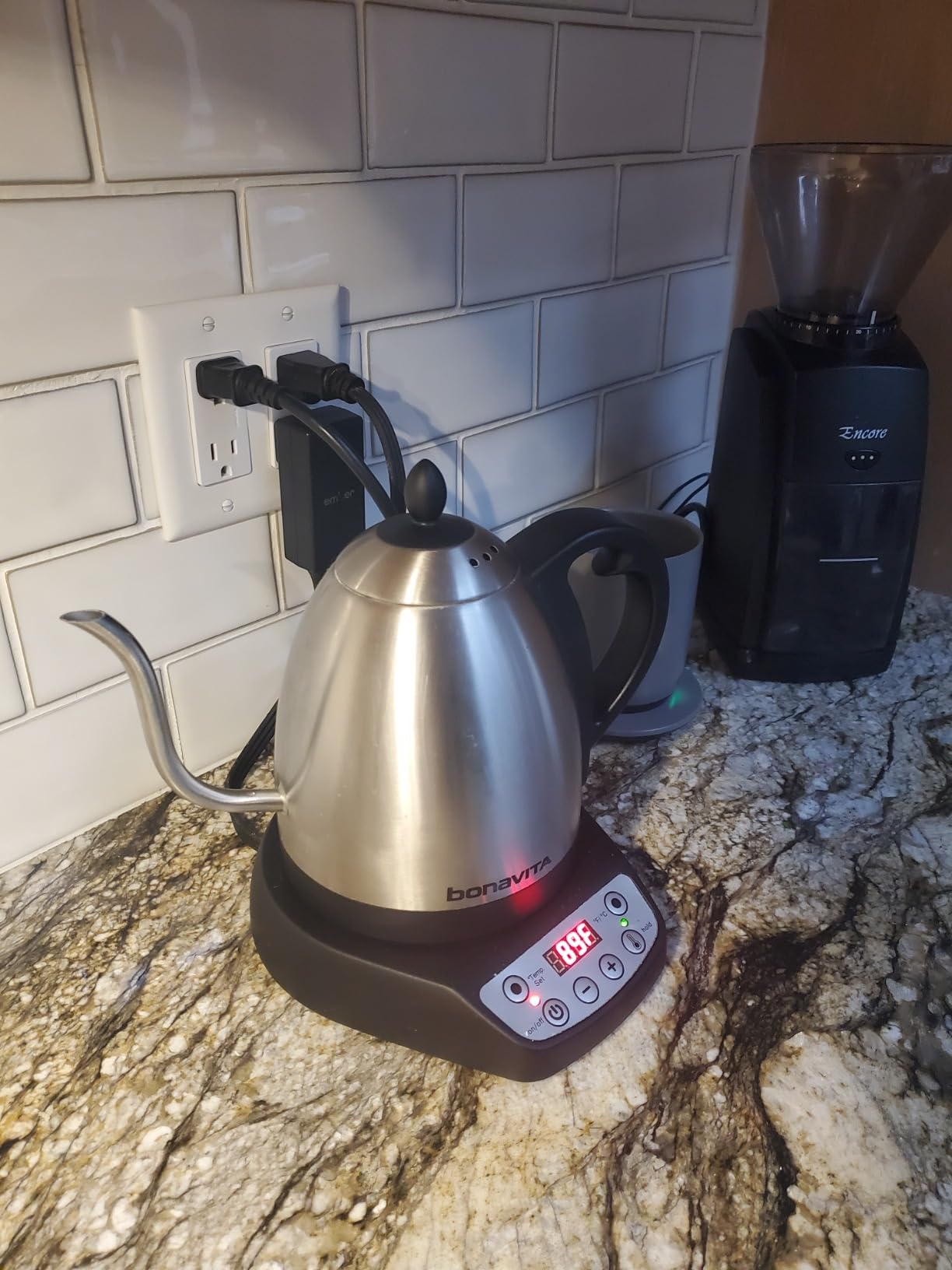 Bonavita 1L Digital Variable Temperature Gooseneck Electric Kettle for Coffee Brew and Tea Precise Pour Control, 6 Preset Temps, Café or Home Use, 1200 Watt, LED Panel, Stainless Steel customer photo 1