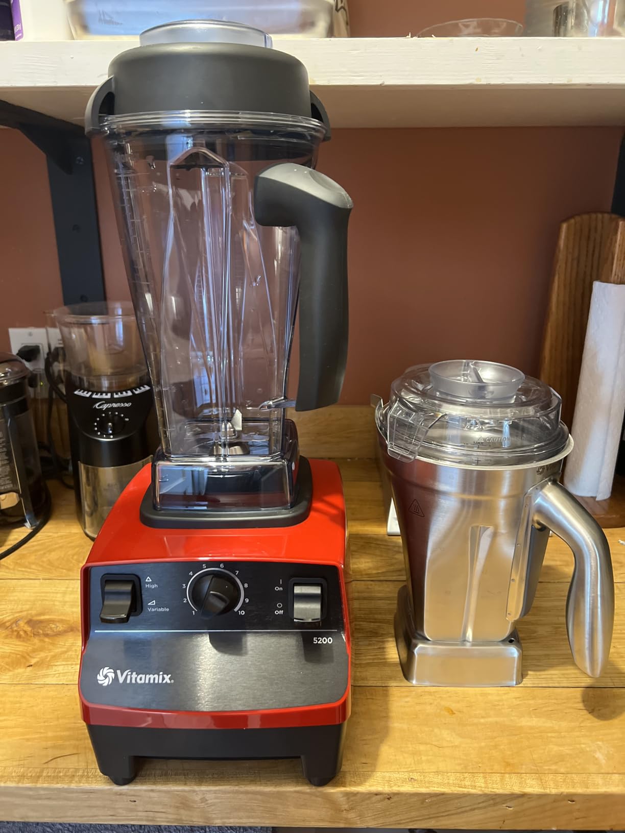 Vitamix 5200 Blender, Professional-Grade Blender for Smoothies, Soups, Ice Cream and More, Stainless-Steel Blades, Self-Cleaning Kitchen Appliance, 64 Oz Container, Black customer photo 2