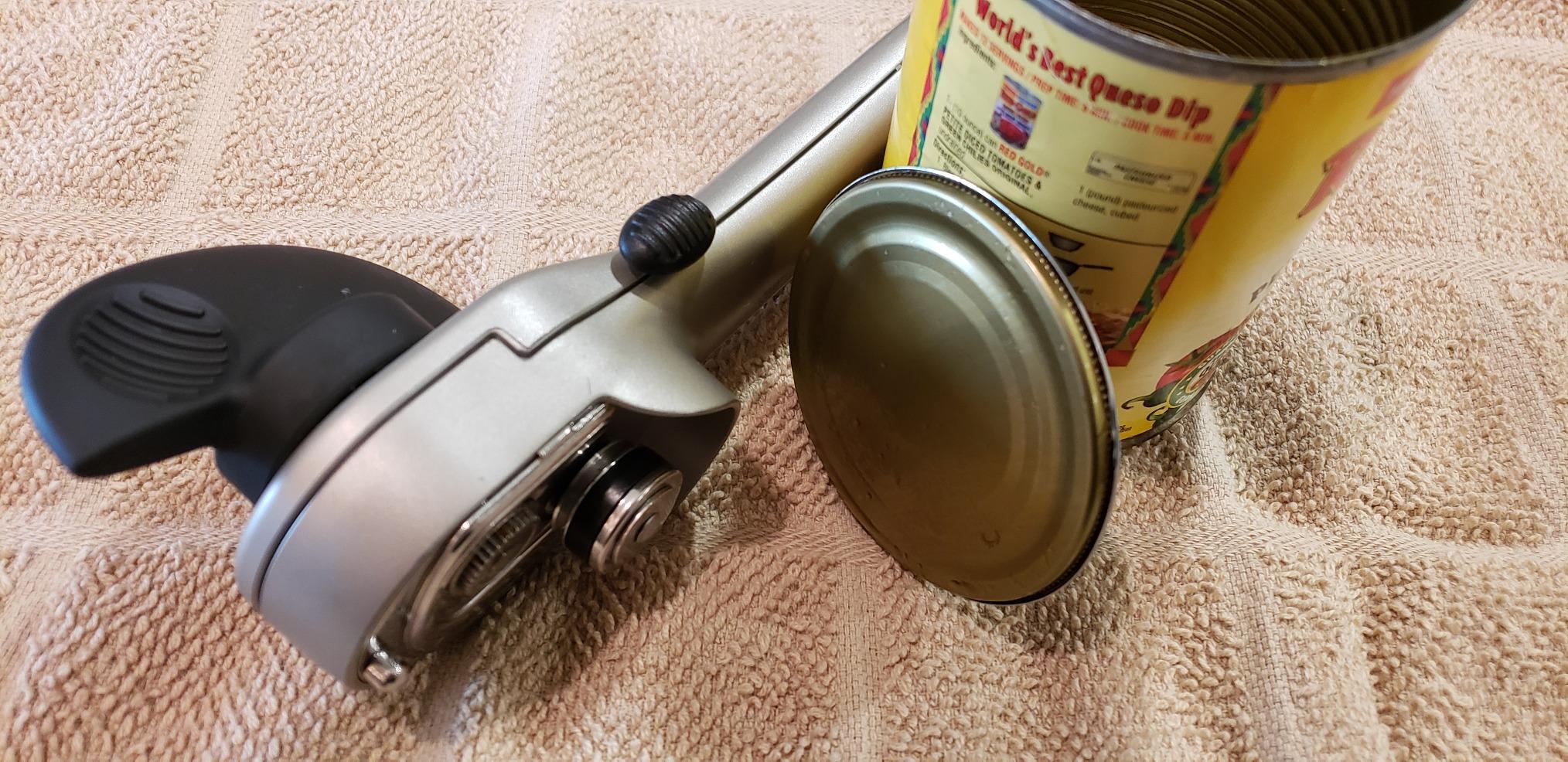 Starfrit SECURIMAX Manual Can Opener, Safe Edge, Lid Lifter | No sharp edges on lid and can. Patented lid lifter. Auto-grip opening. Non-slip knob. Right or left-handed. customer photo 1
