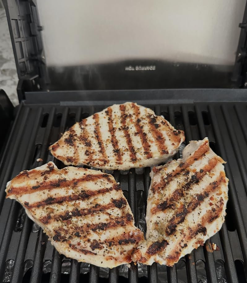 Hamilton Beach Electric Indoor Searing Grill with Adjustable Temperature Control to 450°F, 118 sq. in. Surface Serves 6, PFAS-Free Removable Nonstick Grate, Stainless Steel (25360) customer photo 2