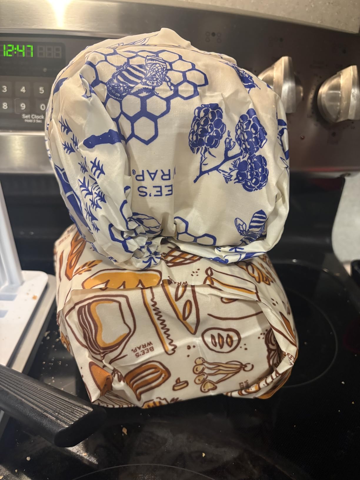 Bee's Wrap Beeswax Bread Wrap - Honeycomb | Organic Beeswax Wraps - Plastic Free - Reusable Bread Storage - Sourdough, Artisan Loaves & Homemade Bread - Made in USA customer photo 2