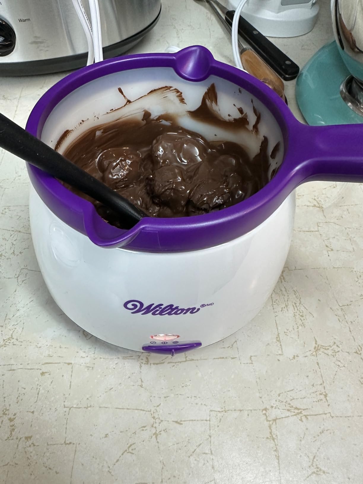 Wilton Candy Melts Melting Pot, Strawberries Cakepops, 2.5-Cup | 2.5-Cup Electric Melting Pot Keeps Candy Melts Warm for Dipping Strawberries, Cake Pops & Chocolate-Coated Treats customer photo 2