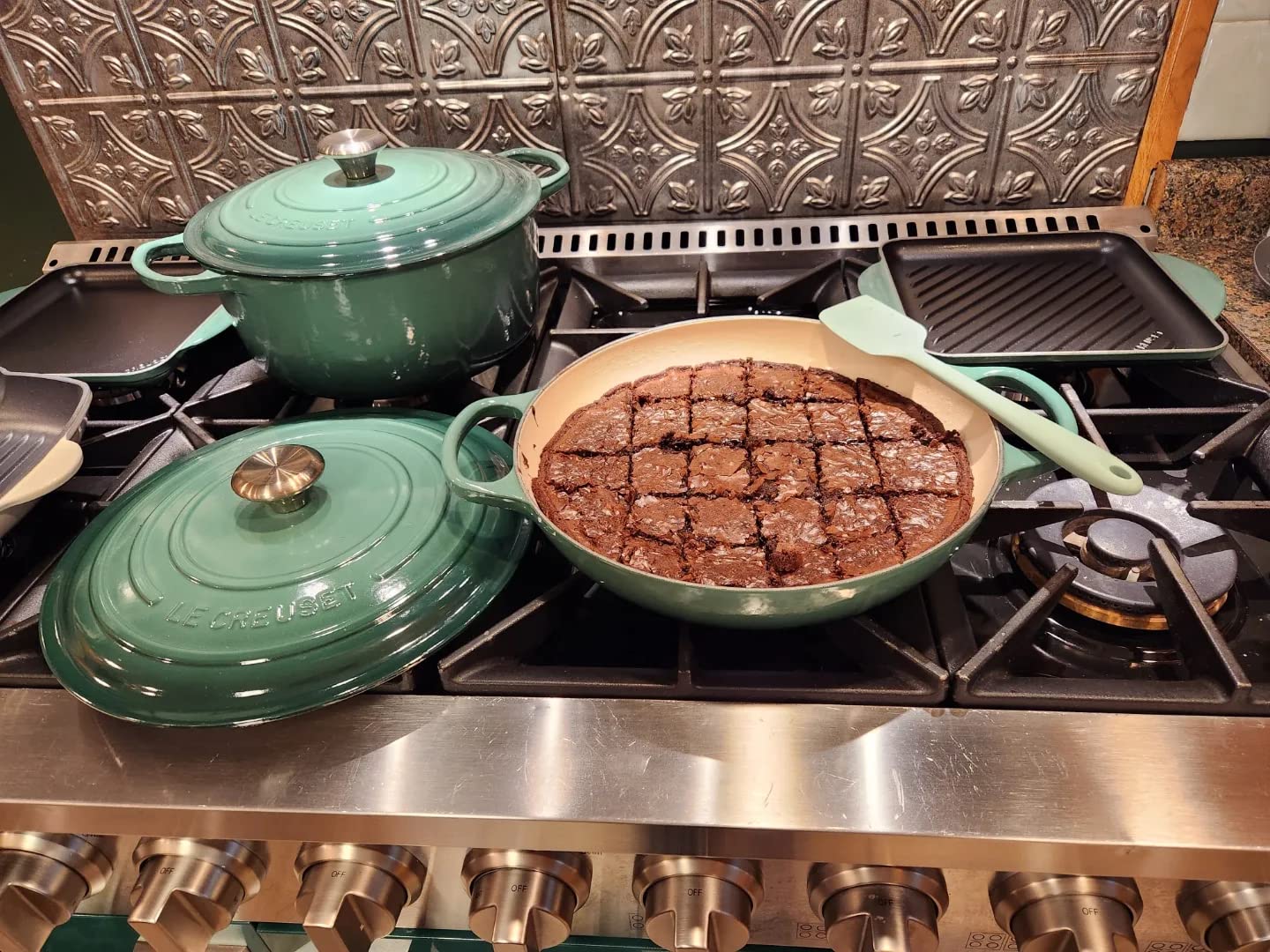 Le Creuset Enameled Cast Iron Round Dutch Oven, 5.5 qt., Flame customer photo 1