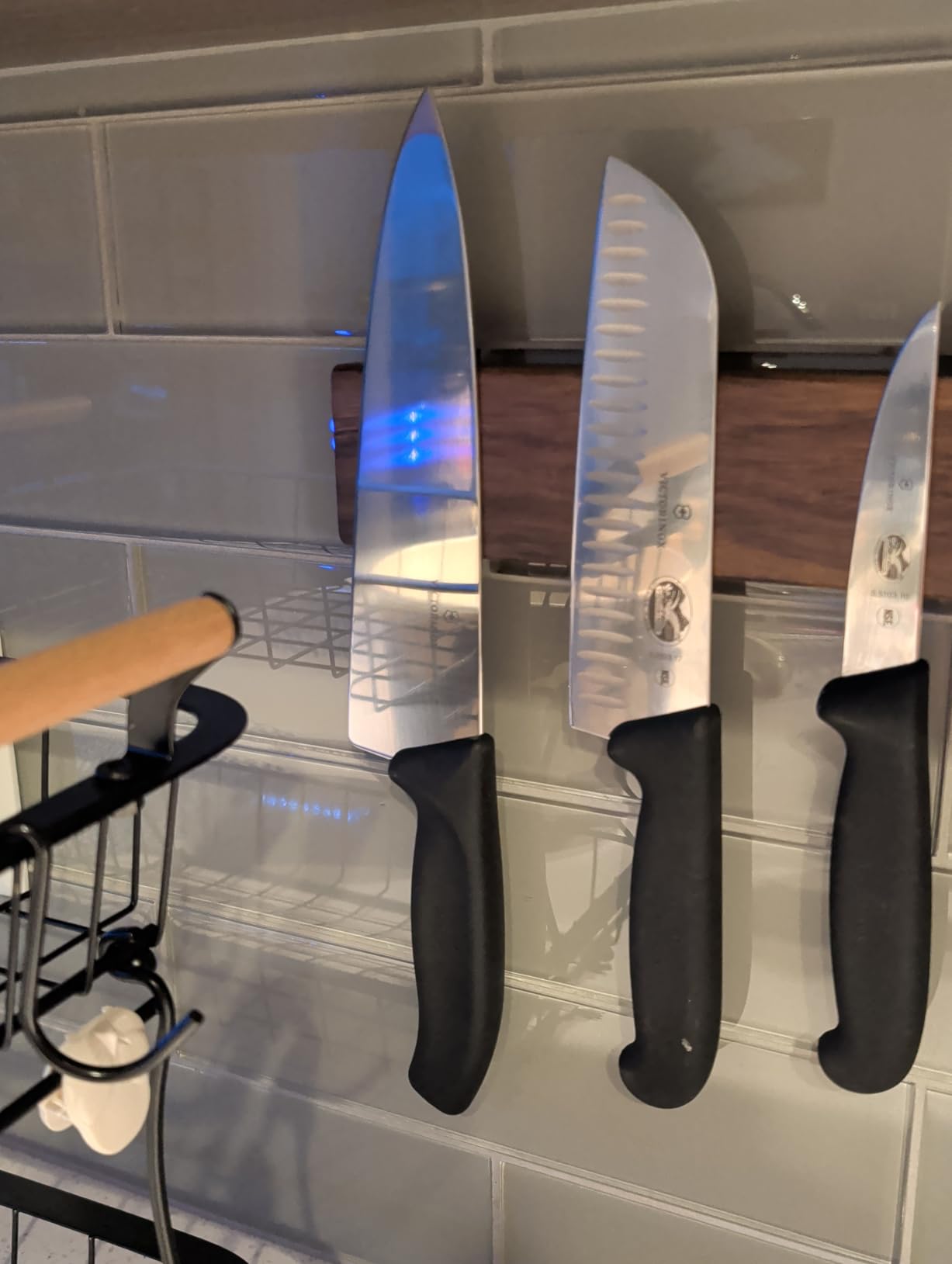 Victorinox 8 Inch Swiss Classic Chef's Knife - Non-Slip Stainless Steel | Professional kitchen knife for slicing and chopping, ergonomic handle, dishwasher safe design, authentic Swiss made quality customer photo 1