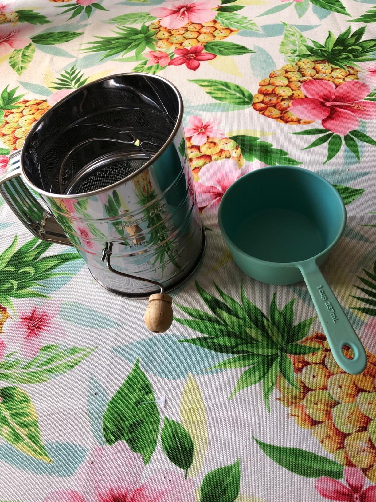 Bellemain Stainless Steel Flour Sifter for Baking with Hand Crank - 3 Cup customer photo 1