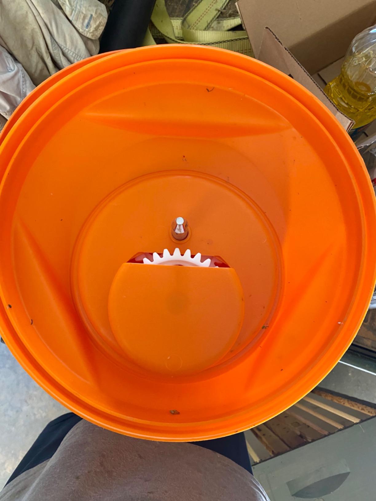Dynamic Mixers E001 Commercial Manual Salad Spinner, 2.5 Gallon Capacity, SD99, Orange customer photo 1