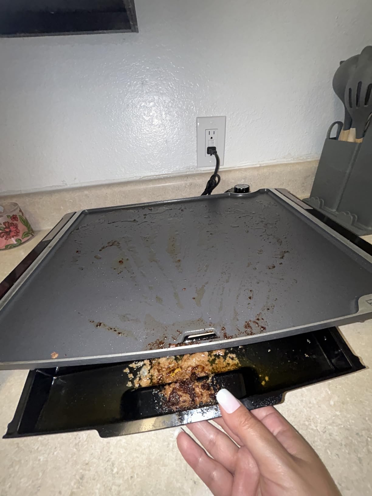 Presto 07073 Tilt-N-Fold X-Large Electric Griddle customer photo 1