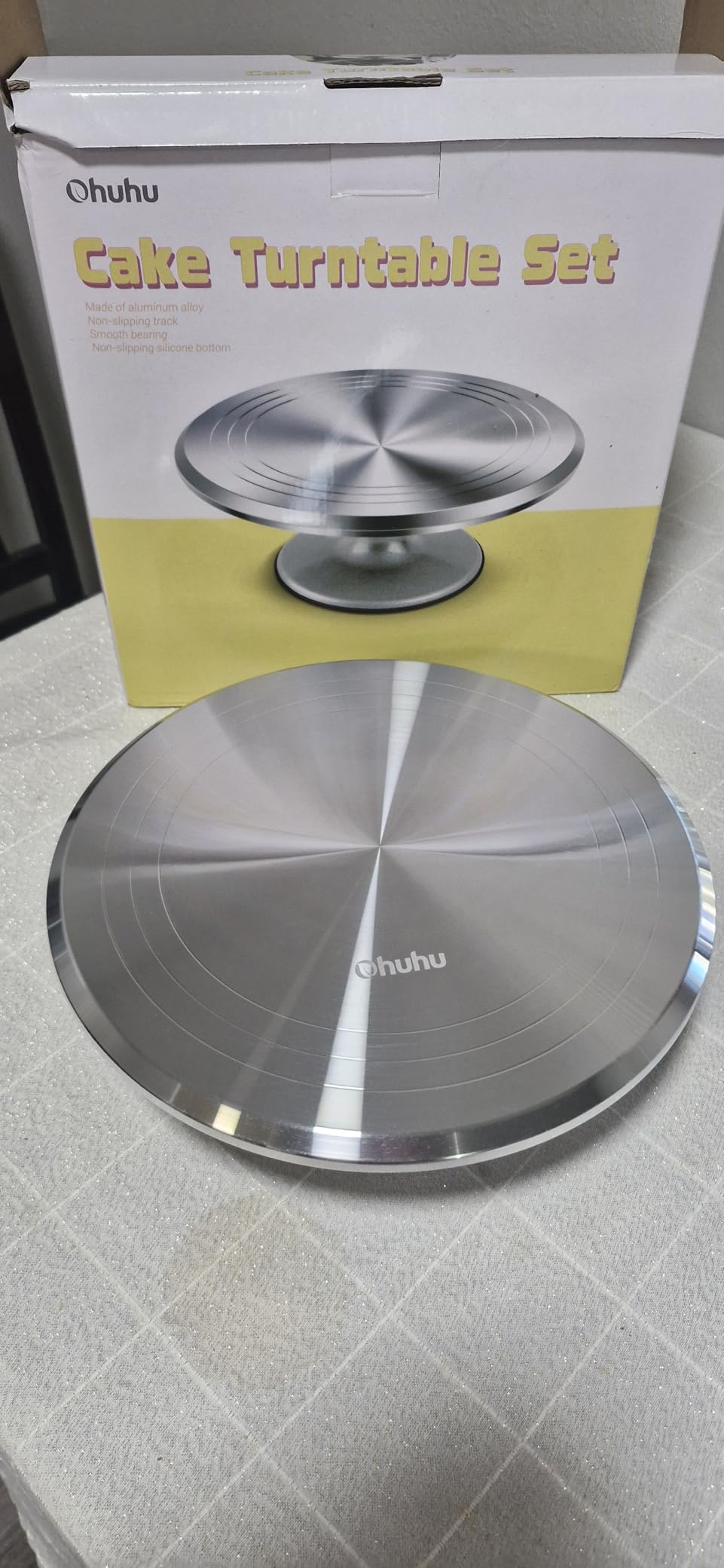 Cake Turntable, Ohuhu Aluminium 12'' Cake Decorating Kit Supplies Rotating Stand Revolving Spinner with 2 Icing Spatula 3 Comb Smoother customer photo 2
