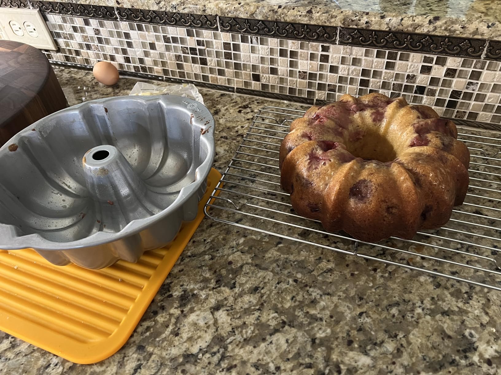 USA Pan Bakeware Nonstick Fluted Tube Cake Pan, Aluminized Steel 10-Inch customer photo 1