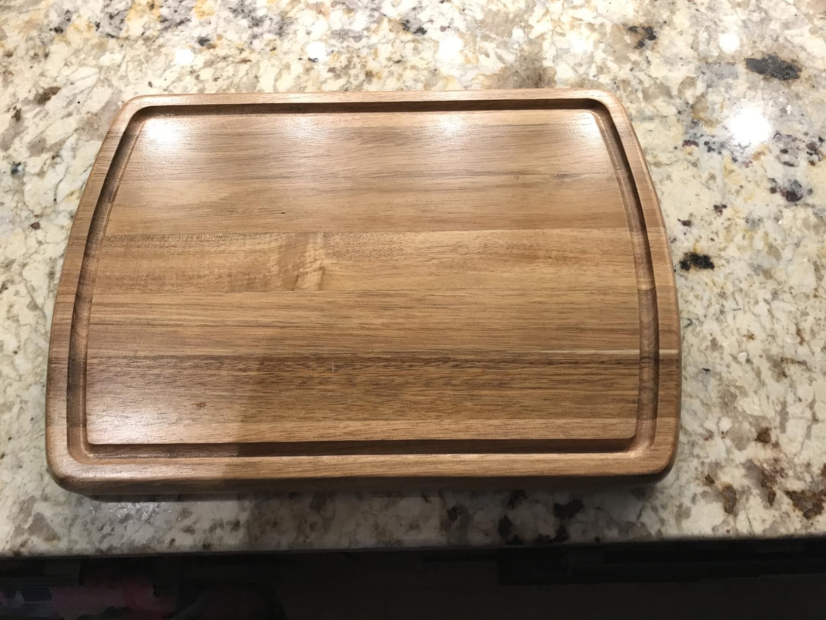 Sonder Los Angeles Winsome Acacia Wood Cutting Board, 16x12x1.5 in | Non-toxic, Edge Grain, Juice Groove, Sorting Compartment for Charcuterie & Meal Prep, Built-in Handles, Gift Box, 6 lbs customer photo 2