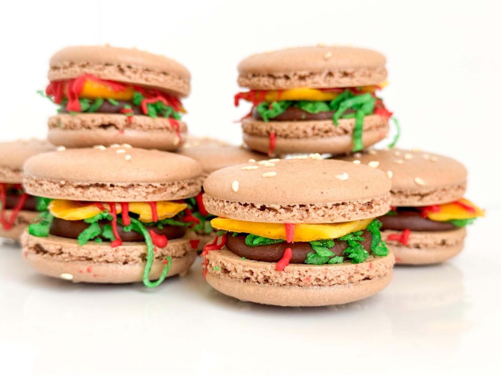 Amazon Basics Silicone Baking Mat for Macarons, Non-Stick, Food Safe, Reusable, Oven-Safe, 16.5
