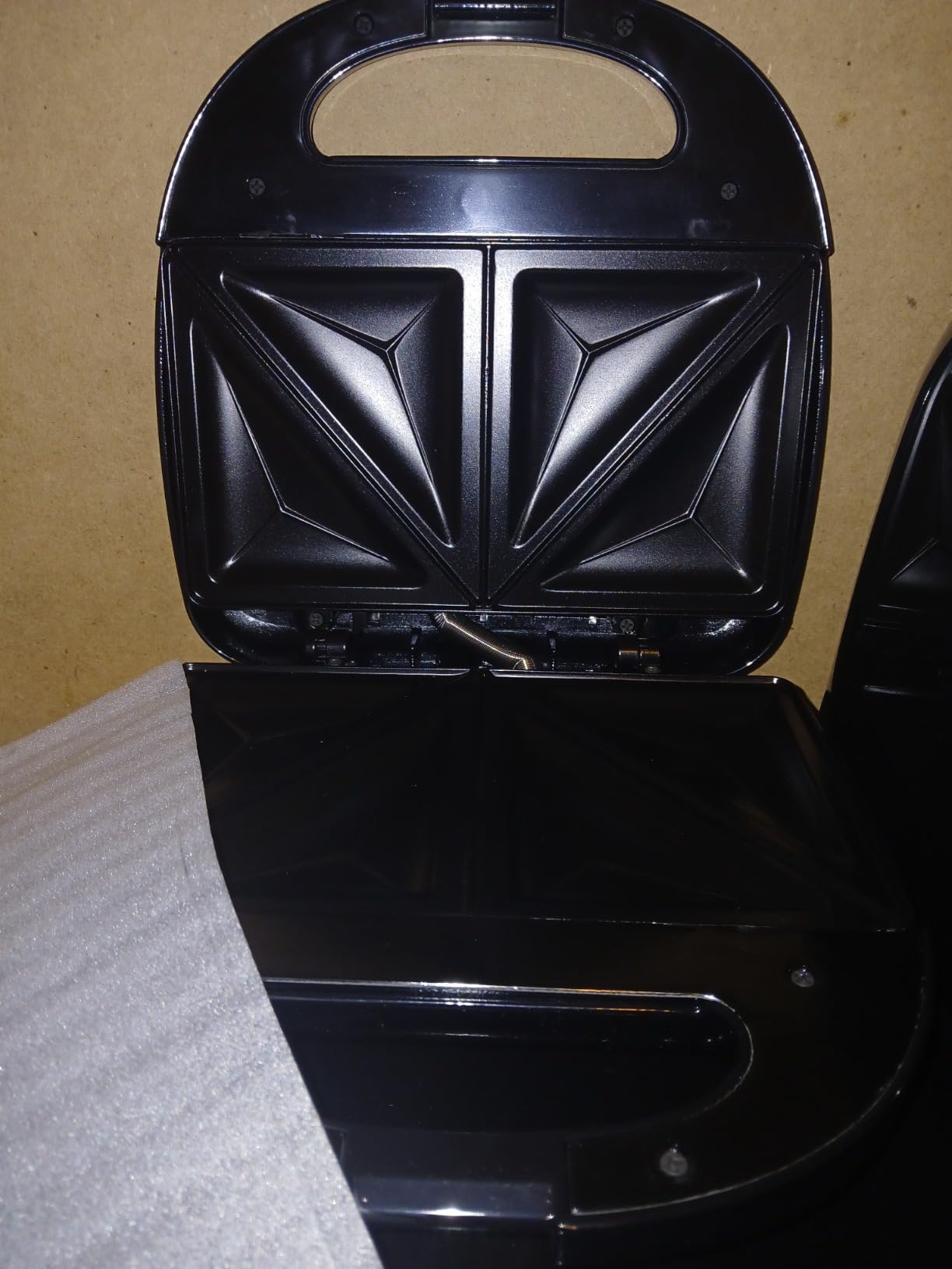 Hamilton Beach Electric Sealed Sandwich Maker Grill | Makes Pocket Sandwiches, Stuffed French Toast, Omelets | PFAS-Free Non-Stick Plates | Compact & Easy to Store | Black customer photo 1