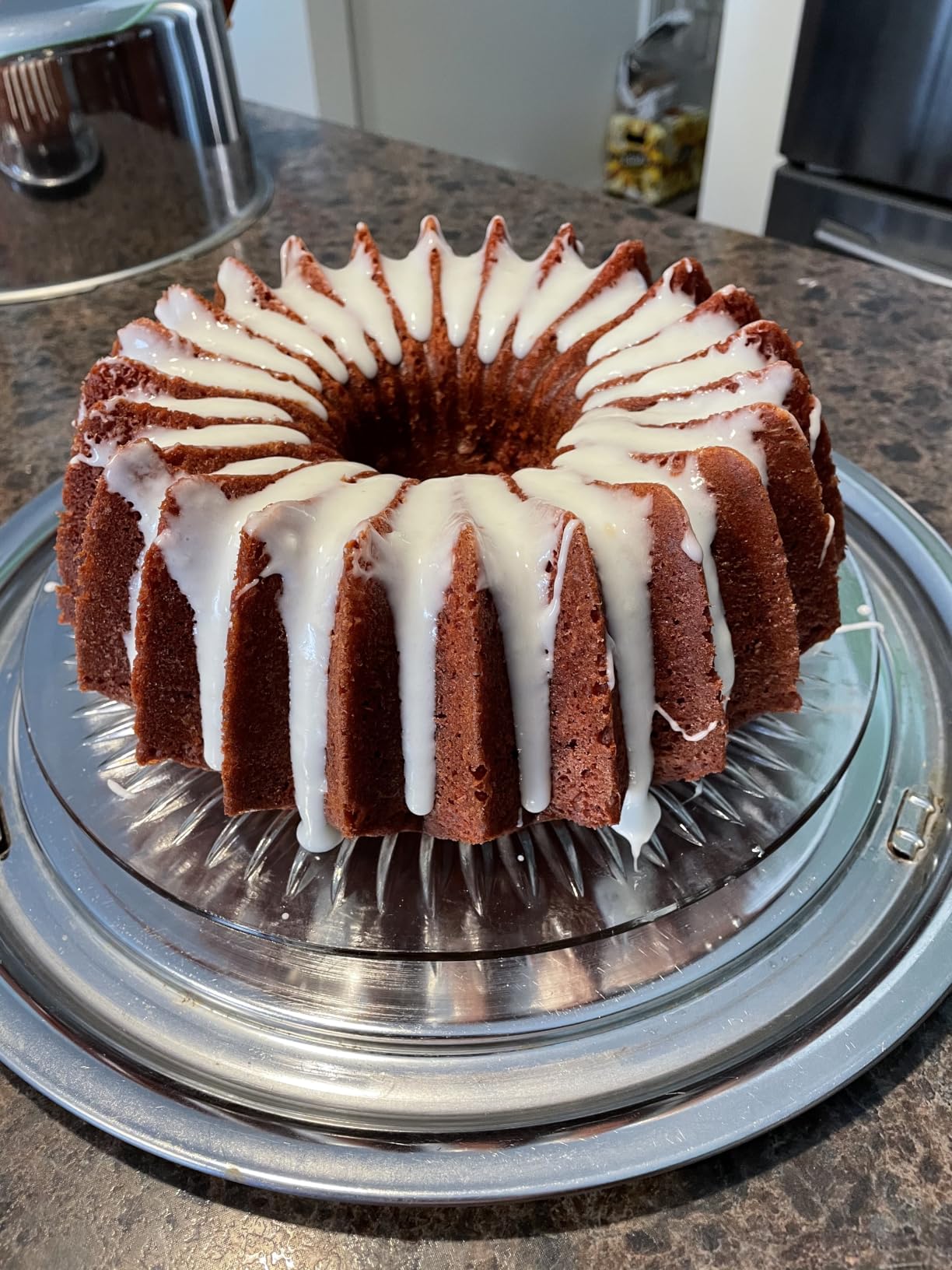 Nordic Ware Brilliance Bundt, 10 Cup, Gold customer photo 1
