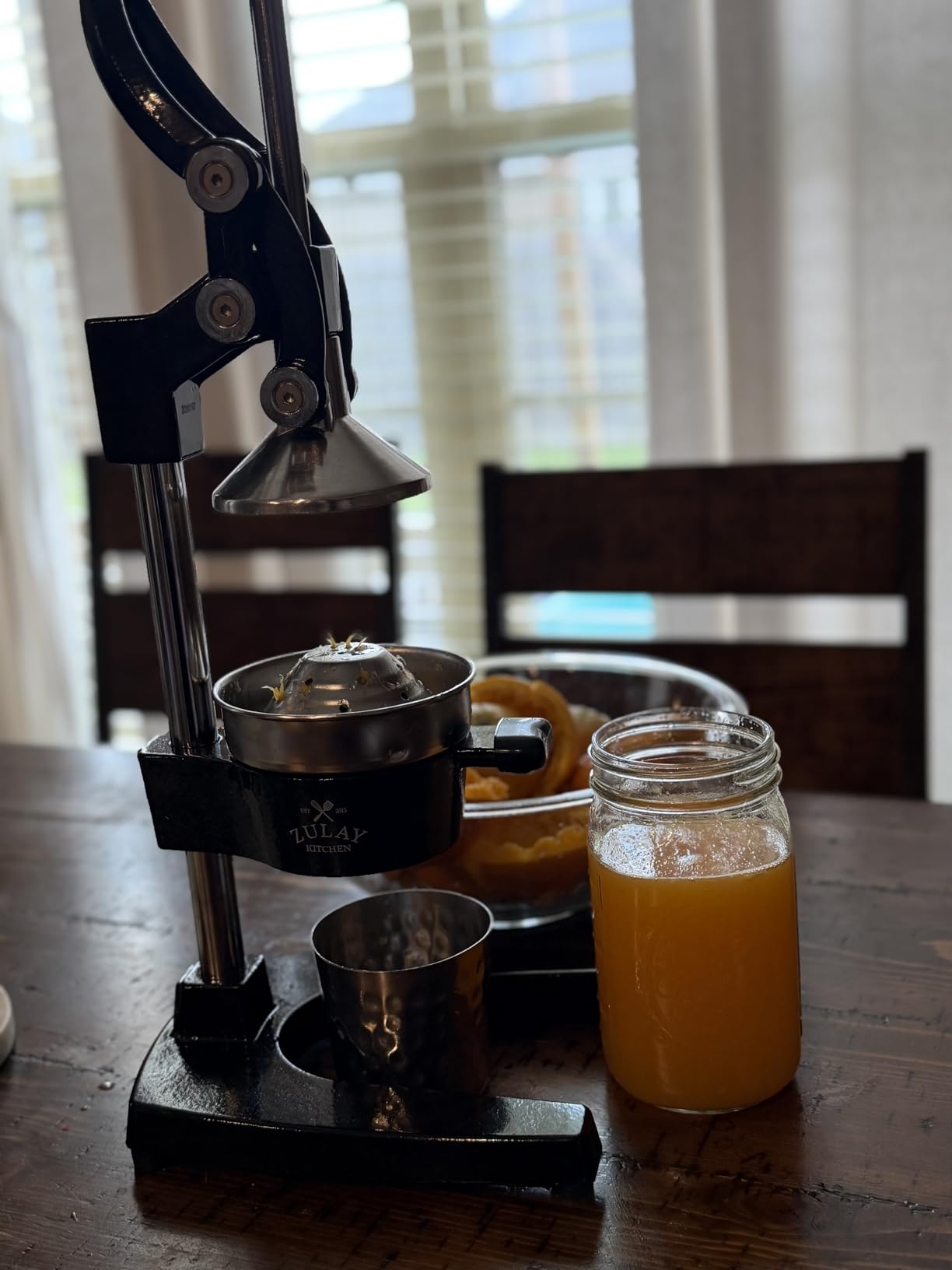 Zulay Kitchen Cast Iron Juicer - Heavy Duty Orange Juicer with Detachable Strainers customer photo 2