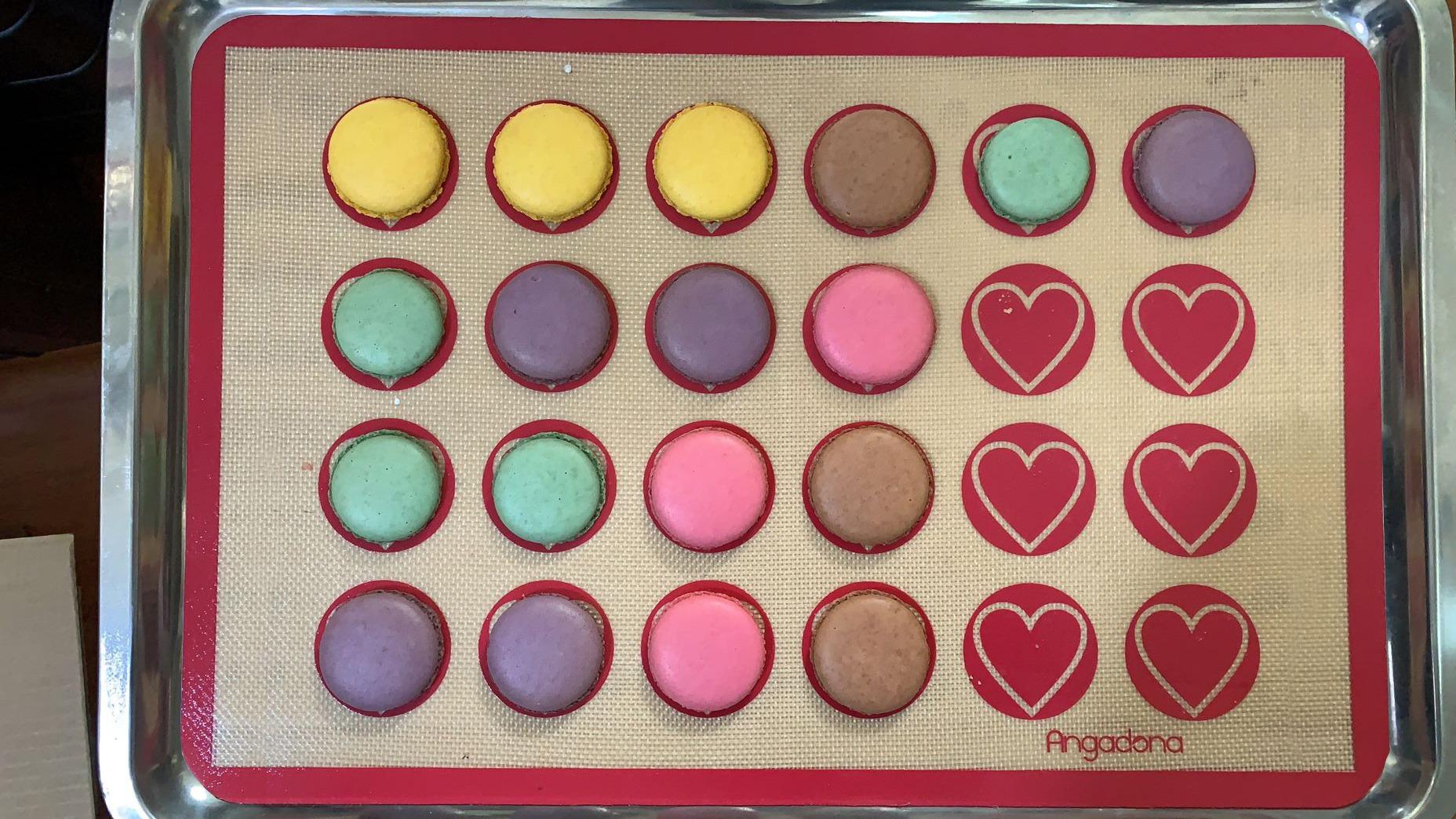 Angadona Macaron Silicone Baking Mats Kit (16pcs set) Macaroon Baking Mat Set of 2 Half Sheet Macaron Silicone Mat Nonstick Macaron Mat Sheet,6 Piping Tip,2 Piping Bag with 3 Bag Tie,2 coupler customer photo 2