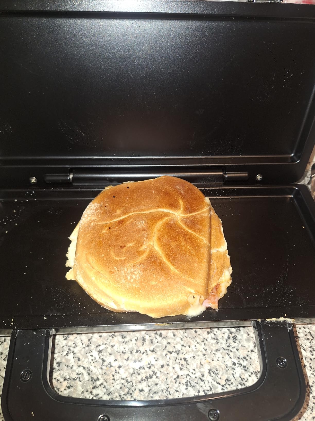 Proctor Silex Deluxe Hot Sandwich Maker With PFAS-Free Non-Stick Plates | Fits 2 Grilled Cheese, Reubens, Tortas Or Subs | Easy-Clean Durable Ceramic Surface | Stainless Steel | 25415MN customer photo 1