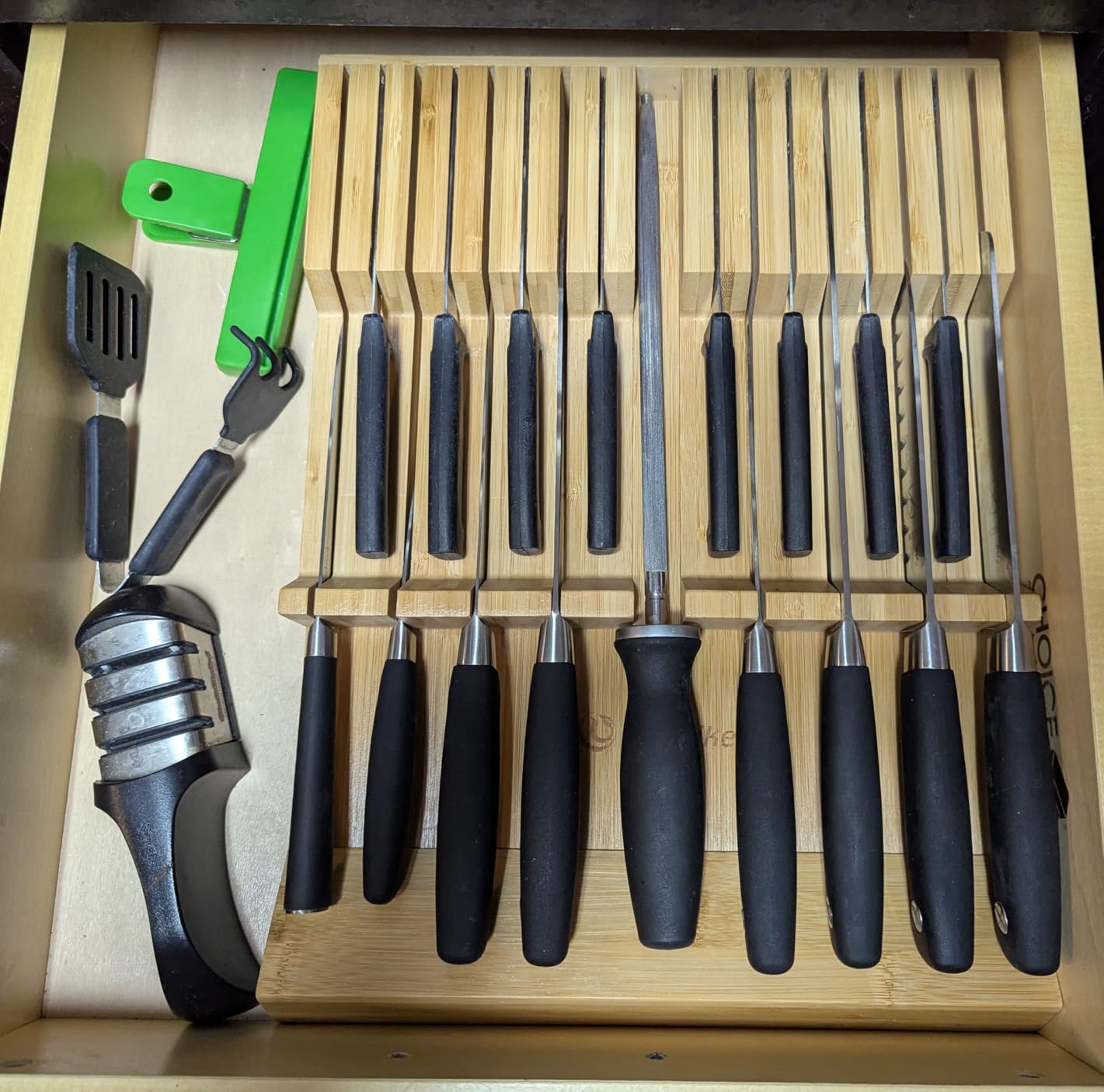 Utoplike In-drawer Knife Block Bamboo Kitchen Knives Drawer Organizer Large | Holder Storage for Steak, Paring, Bread Knives, Holds Up to 16 Knife & 1 Sharpening Steel (Knives & Sharpening Not Included) customer photo 1
