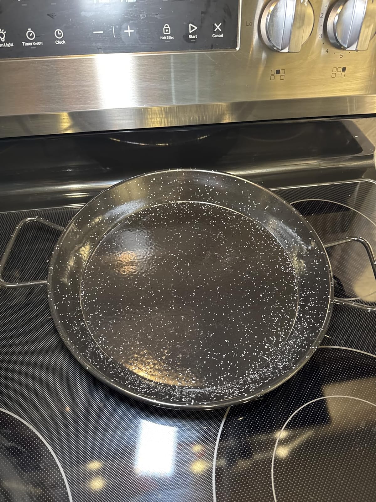 Machika Enamel Paella Pan | Paella Pan | Skillet for Paella and Rice Recipes | Perfect for Indoor & Outdoors | Easy Cleaning | Rust Proof Coating | 4 Servings | 12 inches customer photo 1