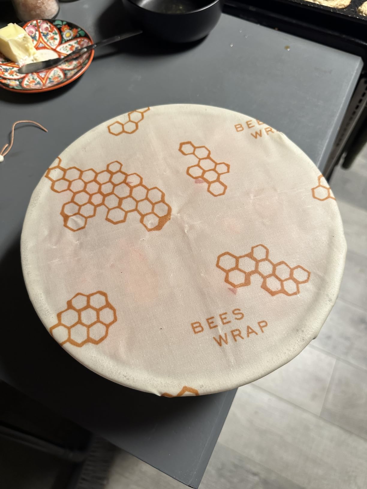 Bee's Wrap Beeswax Wrap Roll, 14 x 53 in - Honeycomb | Cut to Size Organic Beeswax Wraps - Plastic Free - Reusable Food Storage - Wrap Bowls, Bread & Produce - Made in USA customer photo 2