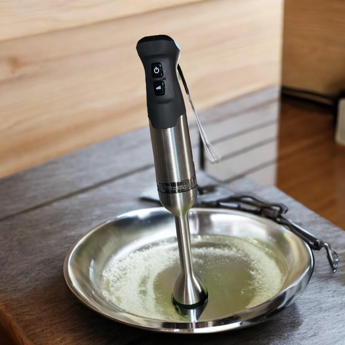 Vitamix 5-Speed Immersion Blender, Professional-Grade Hand Blender with 625-Watt Motor and Stainless-Steel Blade, Stainless Steel/Black customer photo 1