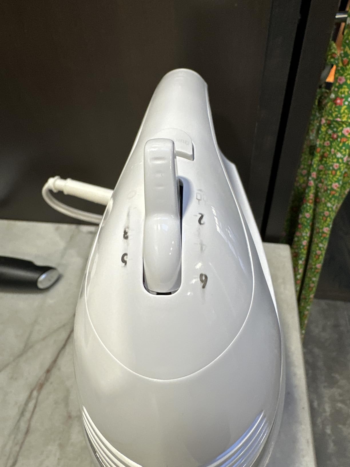 Hamilton Beach 6-Speed Electric Hand Mixer With Easy Clean Beaters | Traditional Beaters | Dough Hooks | Whisk | Snap-On Storage Case | 275 Watt Motor | White | 62636J customer photo 2