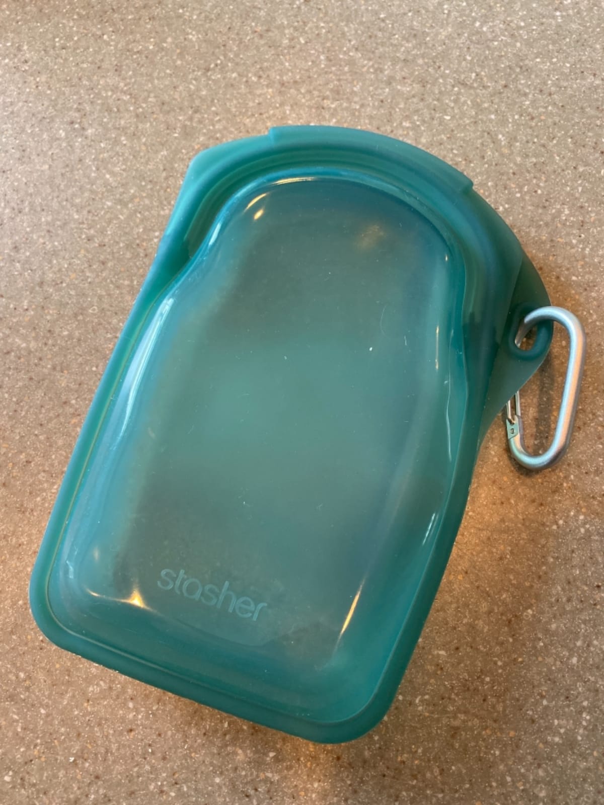 Premium Reusable Silicone Food Storage, Go Bag, Waterfall, 18 oz | Food-Safe Silicone, BPA-Free, Leak-Free, Eco-Friendly, Freezer, Microwave, Dishwasher, Oven Safe, Meal Prep, Lunch, Food-Safe customer photo 1