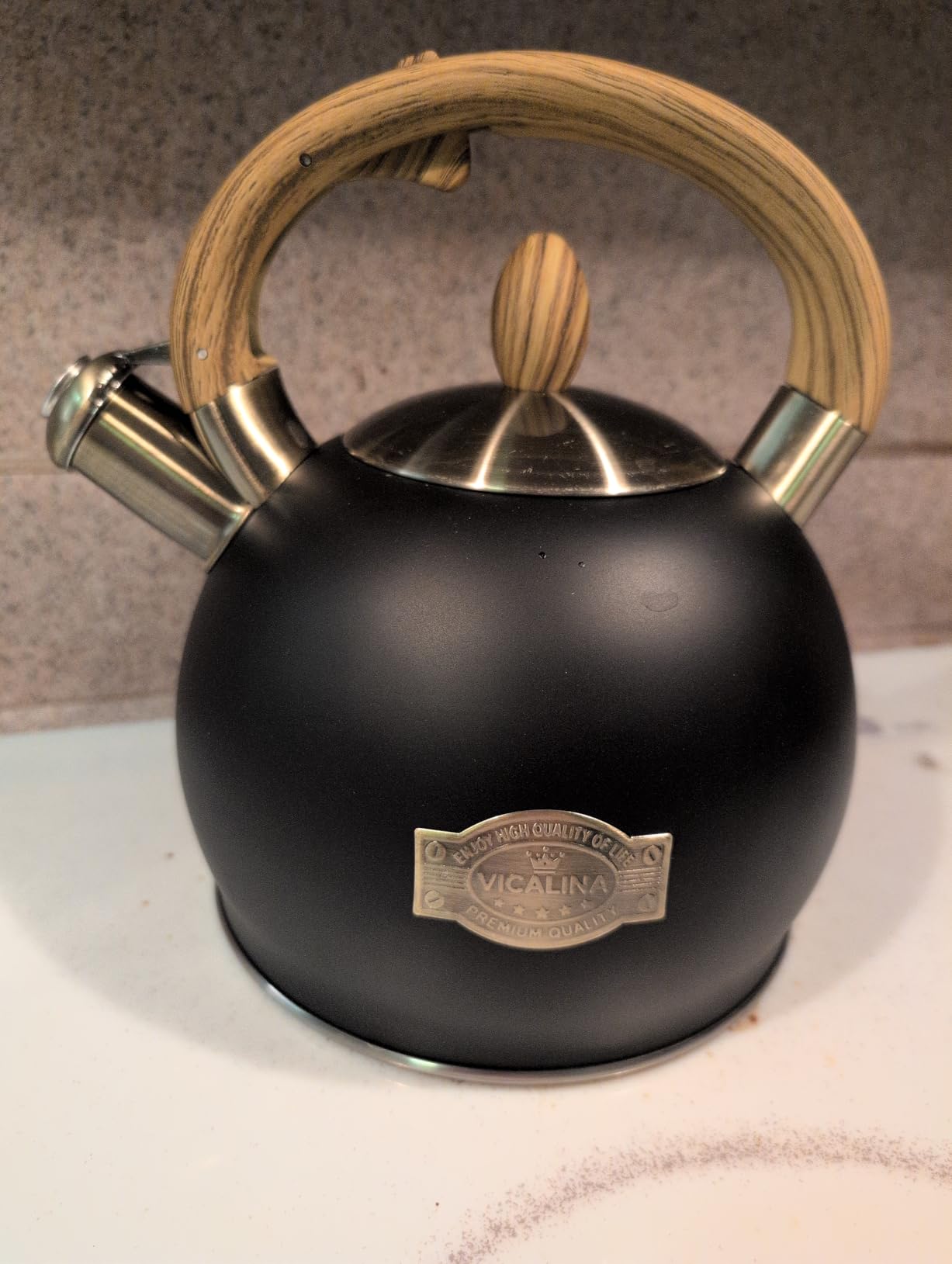 Tea Kettle & Tea Pot, 2.64 Quart Food Grade Stainless Steel Induction Whistling Tea Kettle for Stovetop Home Daily Use Teapot with Cool Touch Ergonomic Handle Polished Black customer photo 1