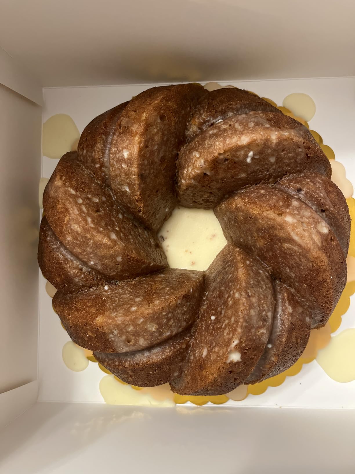 Nordic Ware NW 95577 75th Anniversary Braided Rope Bundt Cake Pan, Gold 12 Cup Capacity customer photo 2
