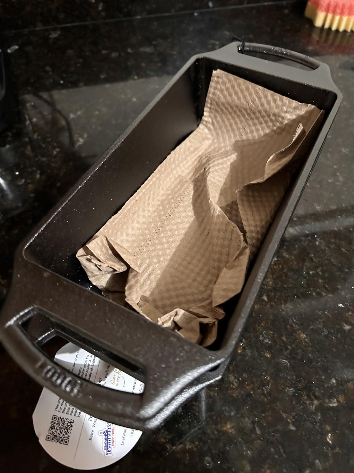 Lodge Pre-Seasoned Cast Iron Loaf Pan, PFAS-Free, 8.5 Inches | Rectangular Cast Iron Bakeware, Even Browning Bread Pan with Easy-Release Finish, Non-Toxic, Made in USA customer photo 2