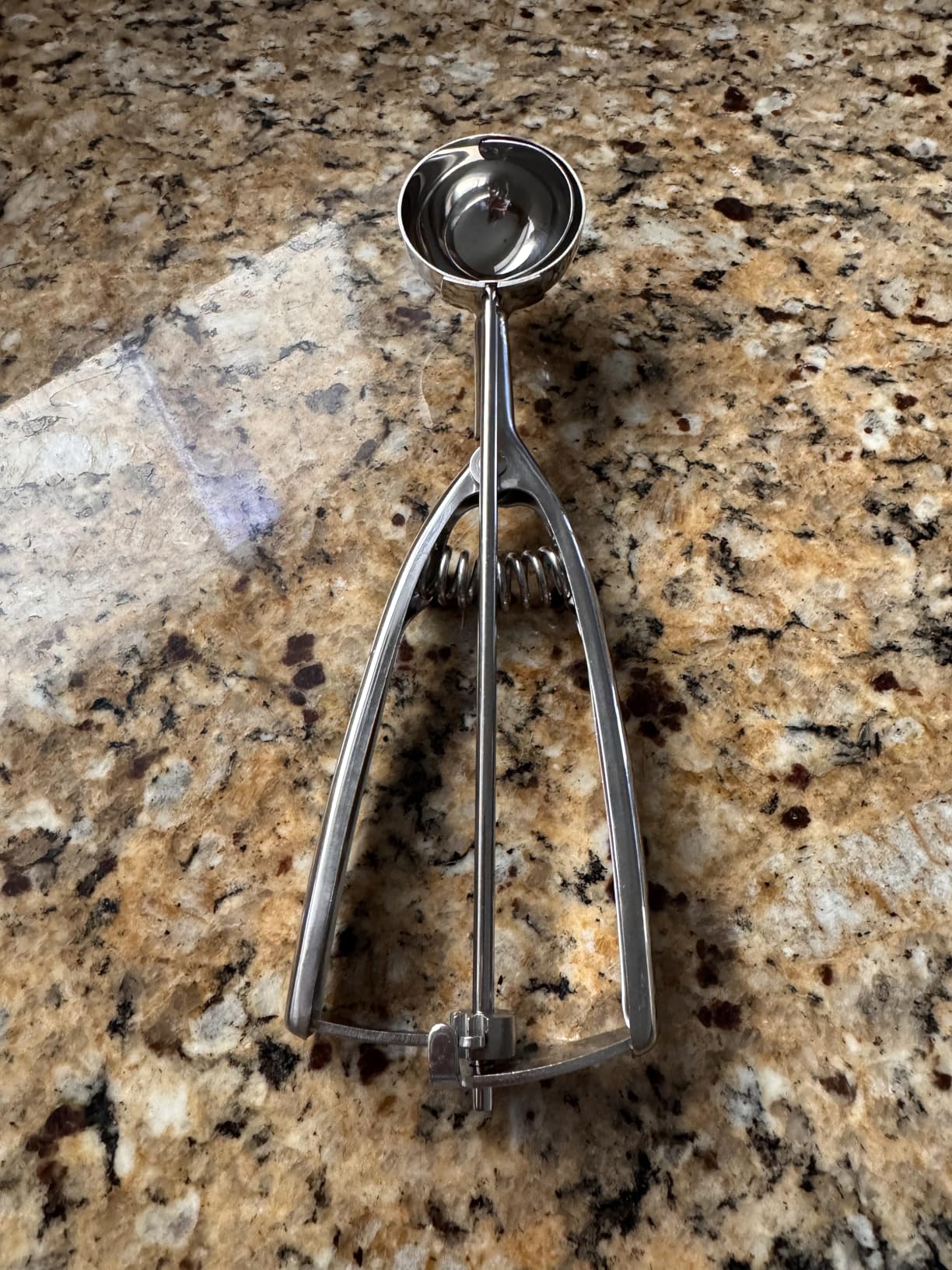 Zeroll Professional 18/8 Stainless Steel Medium Cookie Scoop, Size 40 customer photo 2