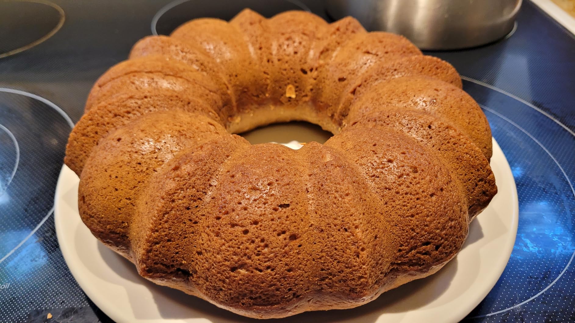 Nordic Ware Original Bundt Pan, 12-Cup, Silver customer photo 1