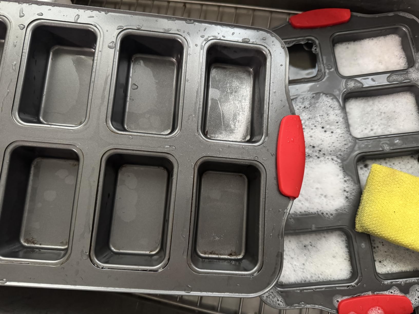 2 Packs 8 Cavity Non-Stick Mini Loaf Pan with Silicone Handle, Mini Bread Loaf Baking Pan Mini Brownie Pan Cheesecake Mould Rectangular Bar customer photo 1
