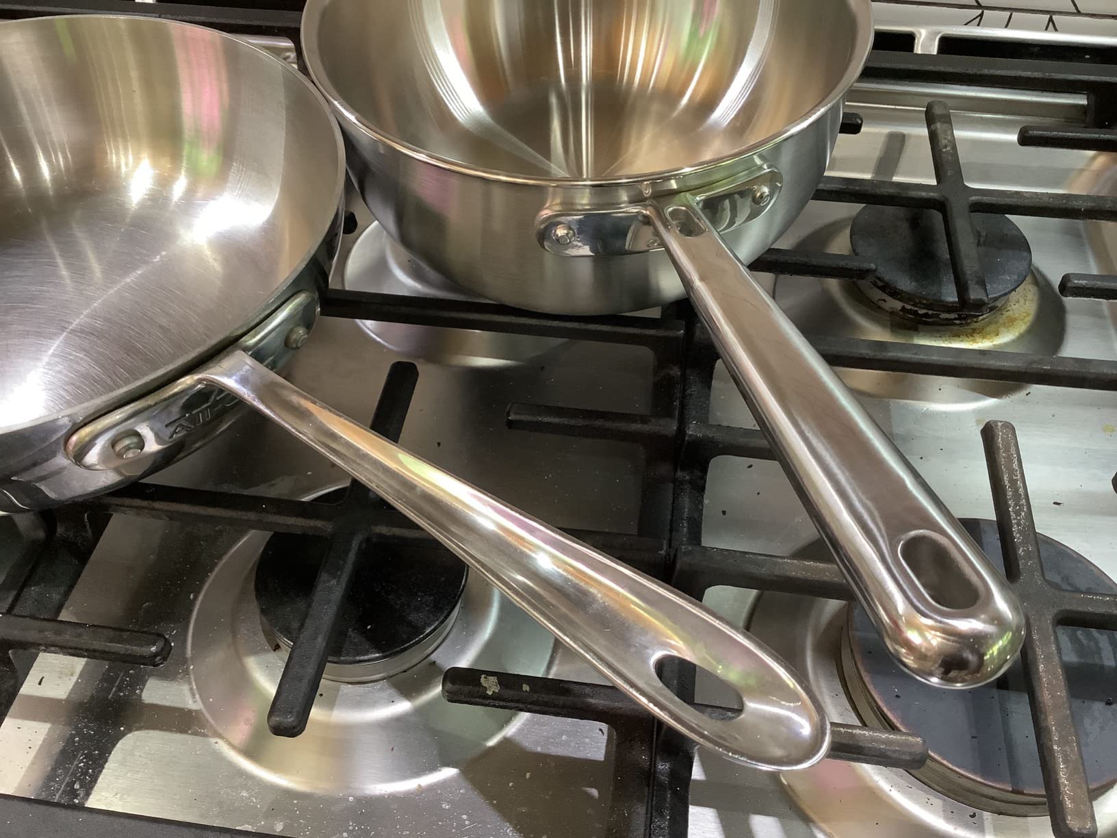 Misen 5-Ply Stainless Steel Saucier with Lid- Induction-Compatible Pan with Curved Sides for Smooth Stirring - Oven Safe to 800F - Even Heat Distribution & Ergonomic Handle - 2 QT customer photo 1