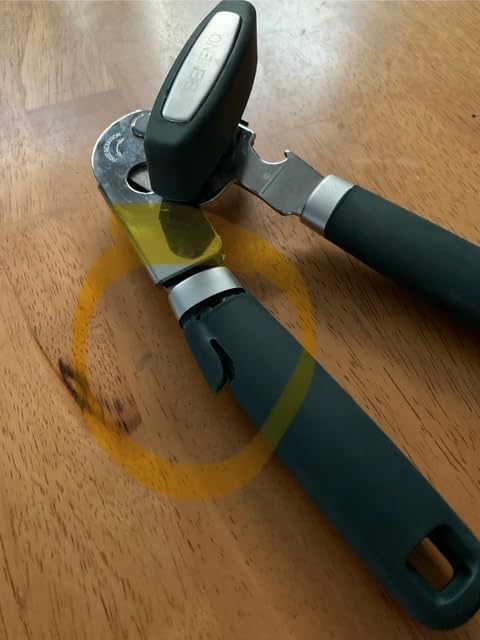 Beneno Heavy Duty Hand Can Opener Manual with Magnet Lid Remover, Green | Razor-Sharp Carbon Steel Blade, Precise Smooth Cutting Gear, Big Effort-Saving Knob, Soft Grip Handle, Built-in Bottle Opener customer photo 1