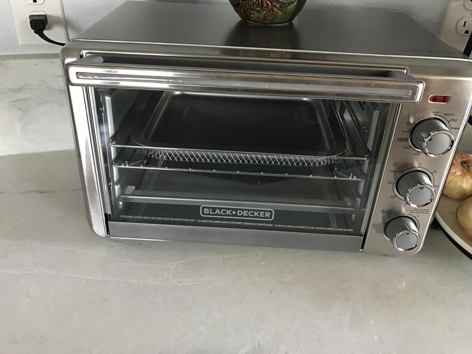 BLACK+DECKER 6-Slice Air Fry Toaster Oven, 5-in-1 Countertop Oven | Large toaster oven with air fry, EvenToast technology and room for six slices or a 12-inch pizza customer photo 2