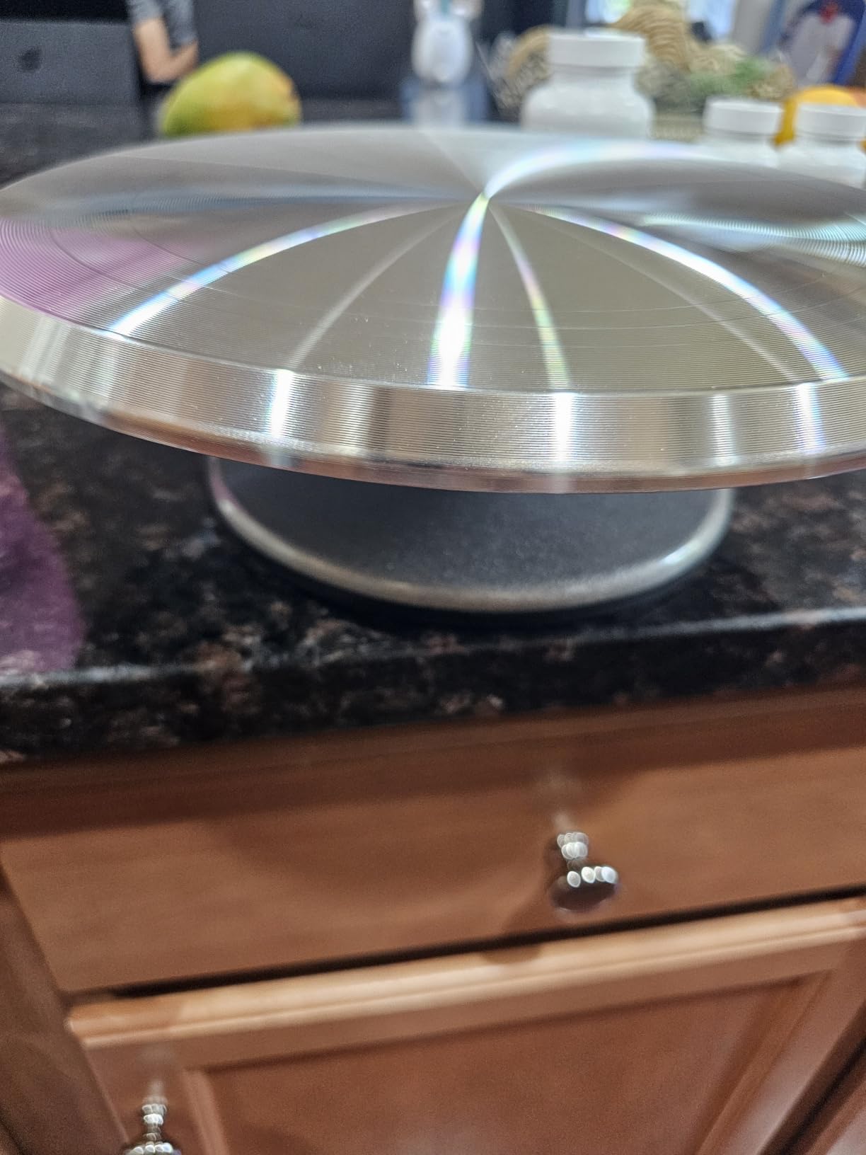 RFAQK 12 Inch Aluminum Alloy Revolving Cake Stand, Cake Turntable for Decorating Rotating Cake Stand for Cupcakes, Pastries and Cake Decorations customer photo 2