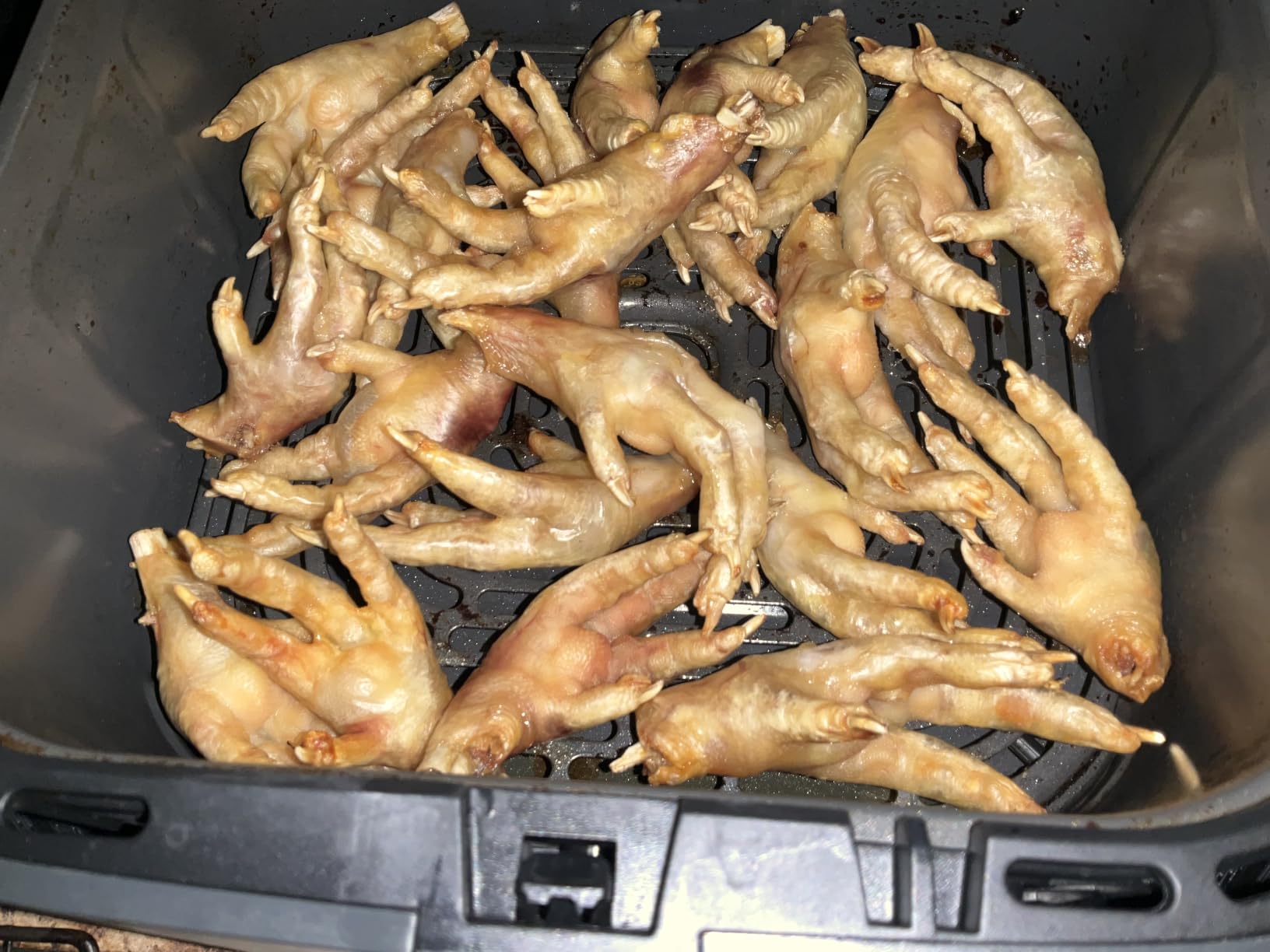 Cosori TurboBlaze Air Fryer, 9-in-1, 6 Qt, PFAS-Free Ceramic Coating, 450F, 5 Level Fan Speeds, 1725W customer photo 2