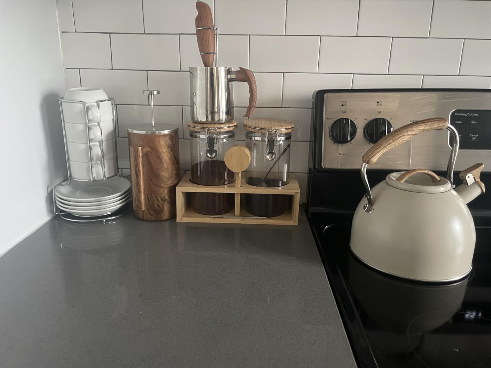Tea Kettle, Vegoran 100 OZ / 3 Liter Whistling Tea Kettle, Tea Pots for Stove Top Food Grade Stainless Steel with Wood Pattern Folding Handle, Loud Whistle Kettle for Tea, Coffee, Milk (Green) customer photo 2