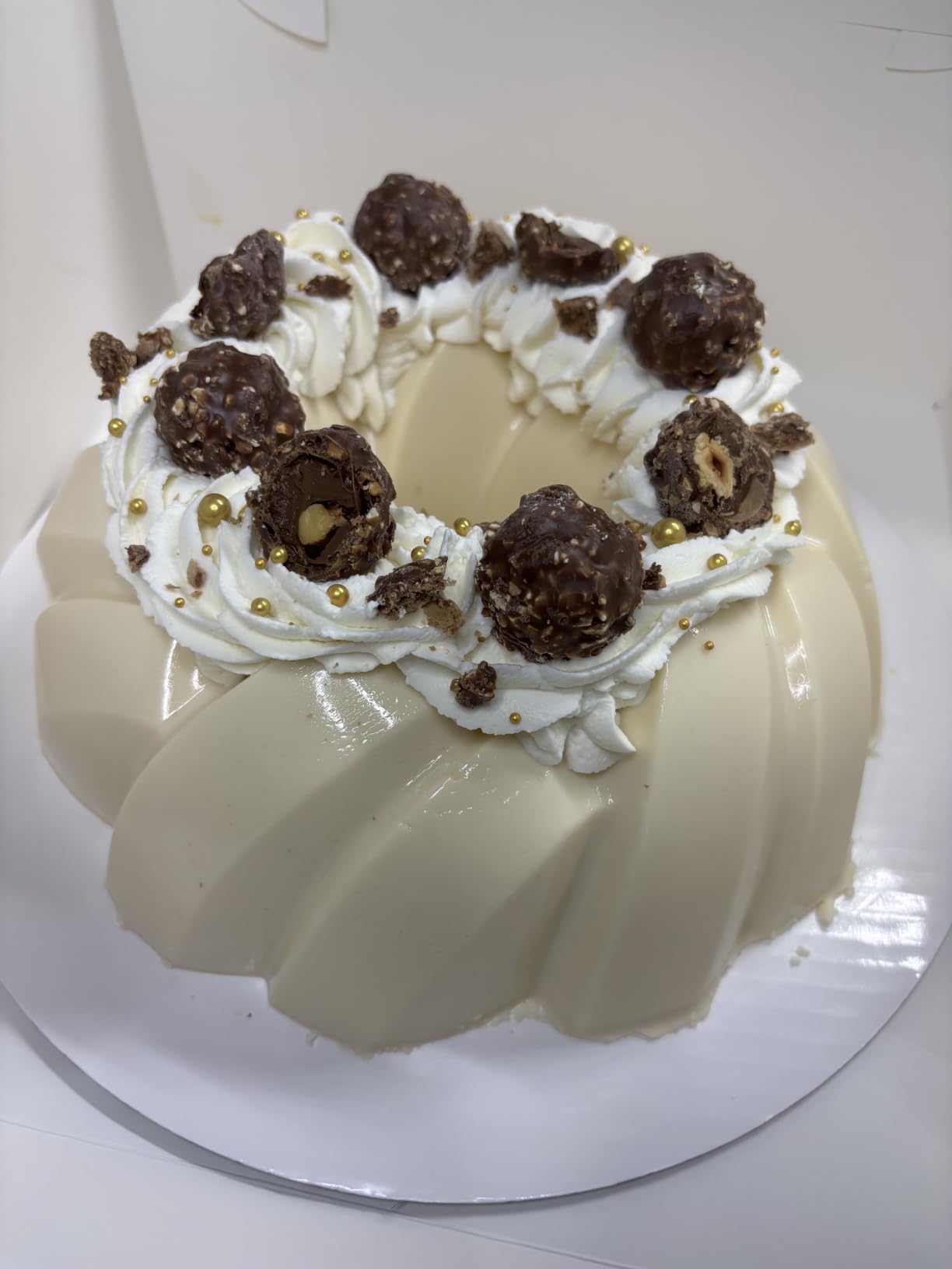 Tongjude 4 Pieces Silicone Fluted Cake Pans, 9/10/12 Cups Tube Baking Pan, Grey customer photo 1